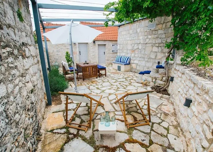 Mala House - Solta Island Prázdninový dům *