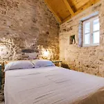 Dom wakacyjny Mala House - Solta Island *