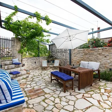 Dom wakacyjny Mala House - Solta Island *