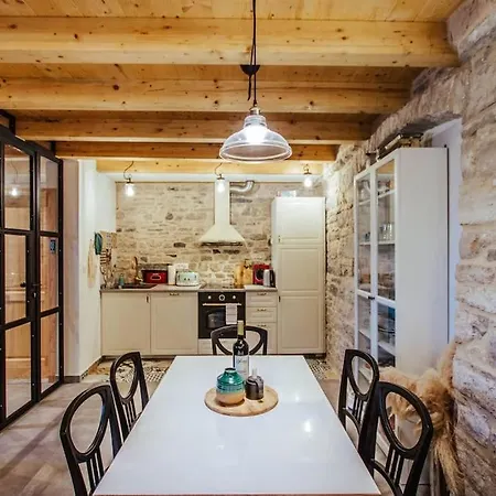 Mala House - Solta Island Tatil Evi *