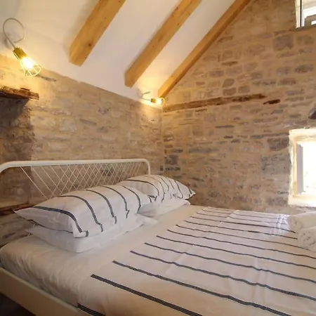 Дом отдыха Mala House - Solta Island Грохоте