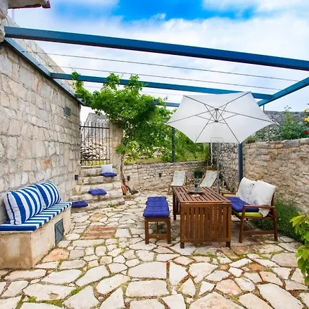 Mala House - Solta Island Grohote
