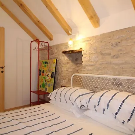 Mala House - Solta Island Tatil Evi Grohote