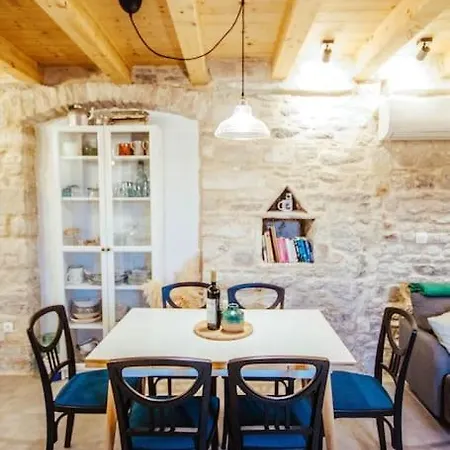 Tatil Evi Mala House - Solta Island Grohote