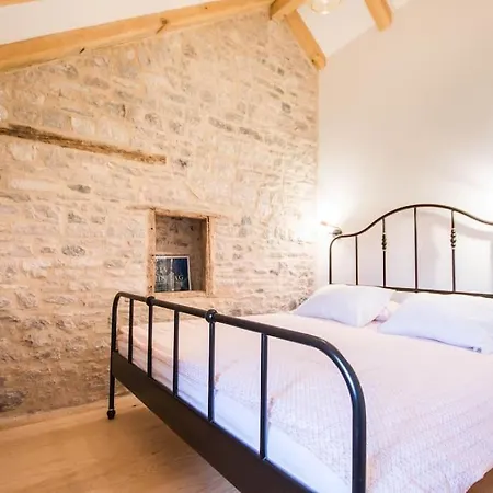 Mala House - Solta Island Tatil Evi Grohote